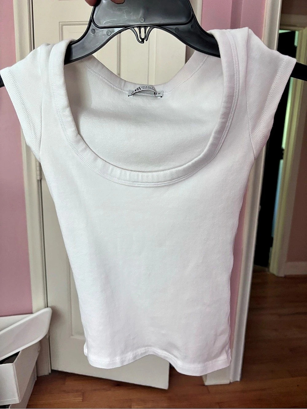 Zara Scoop Neck Short Sleeve Top in White Size S